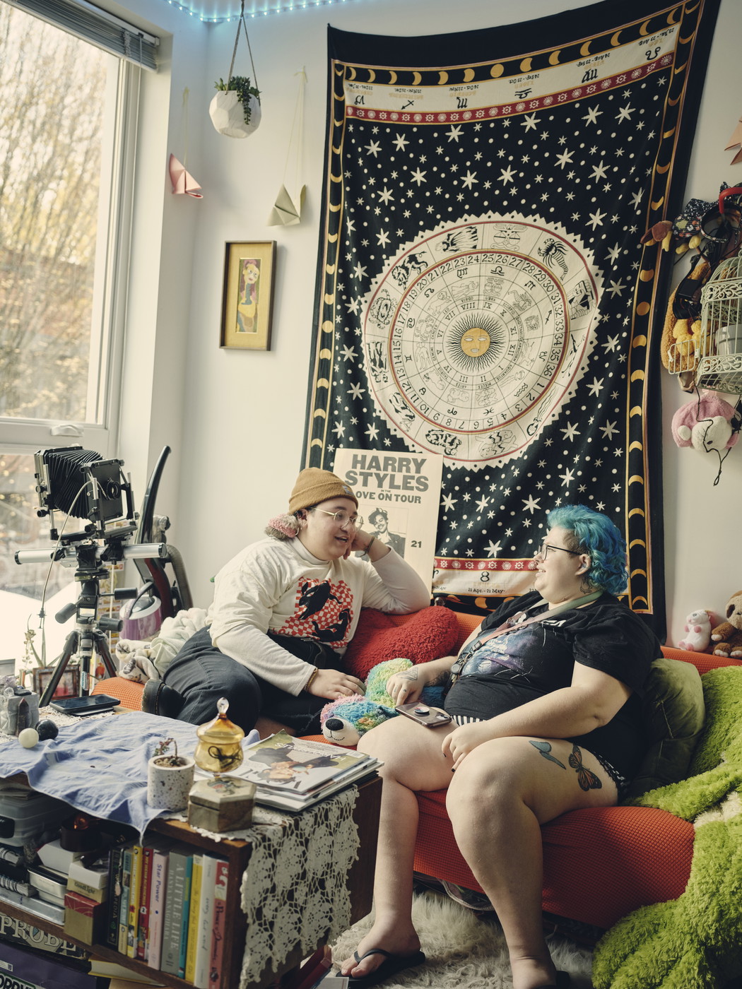 Students in a decorated apartment in Arthouse