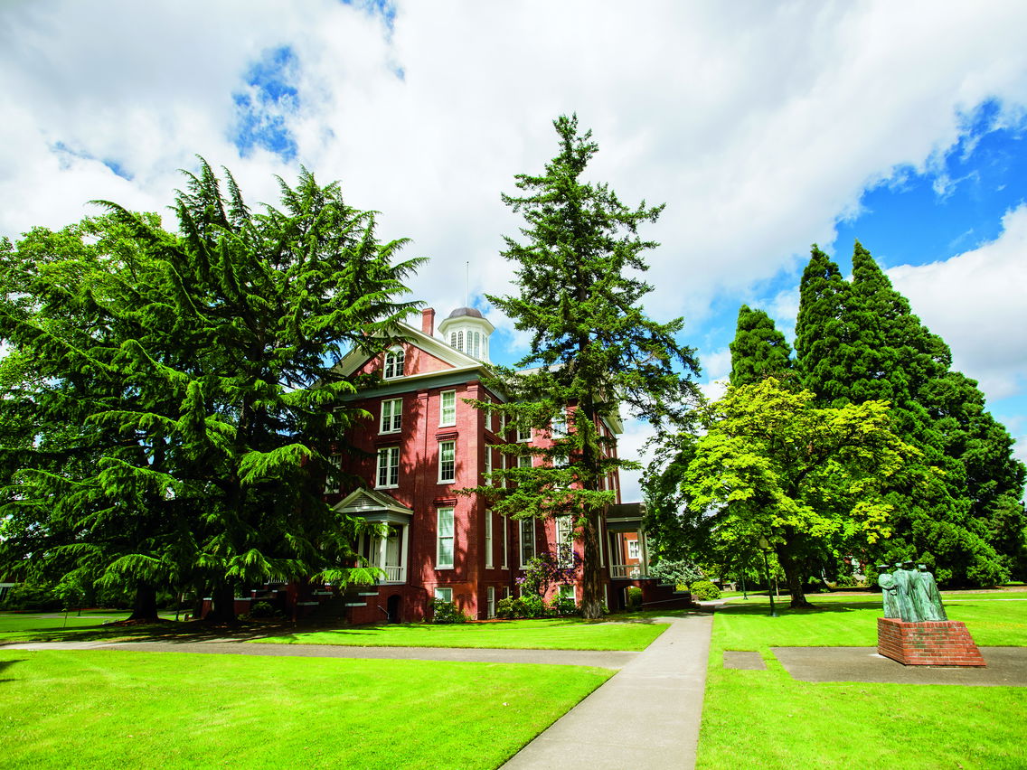 Waller Hall on Willamette University's Campus