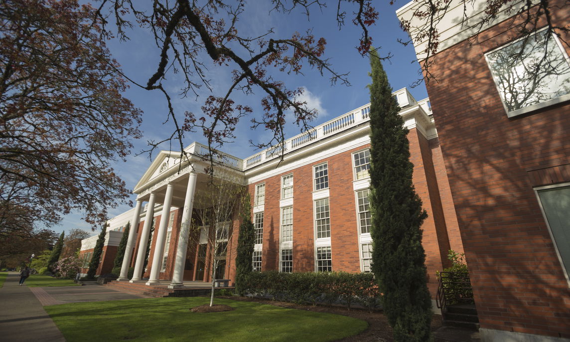 Front of Willamette Law building