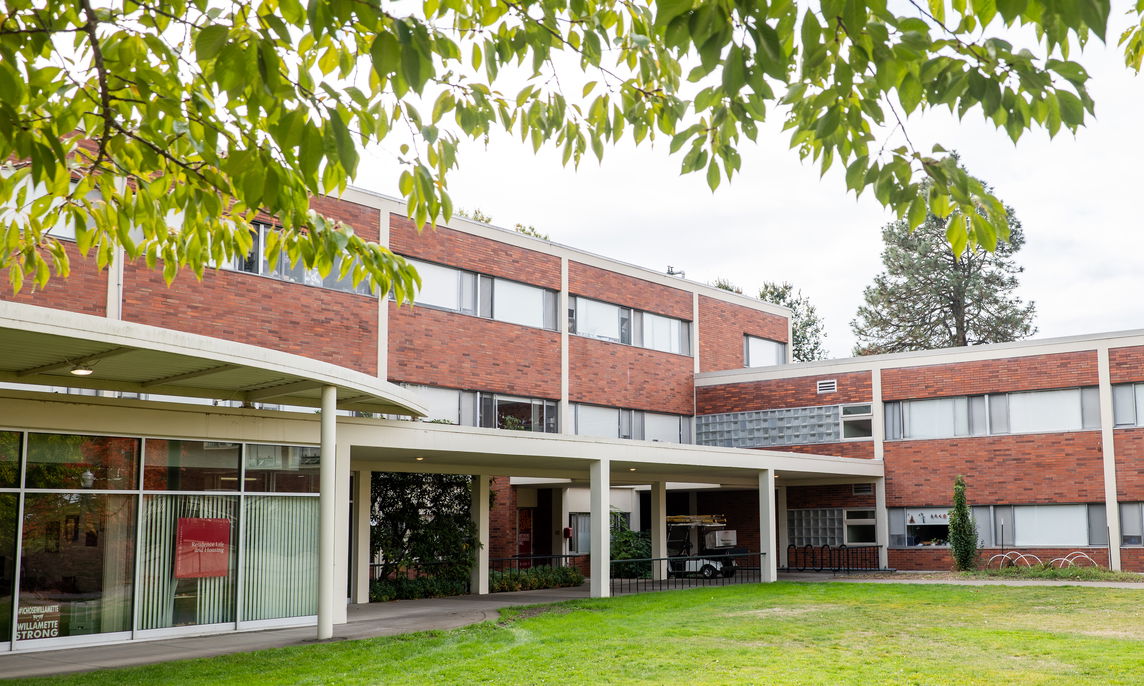 Front of Matthews Hall at Willamette's Salem Campus