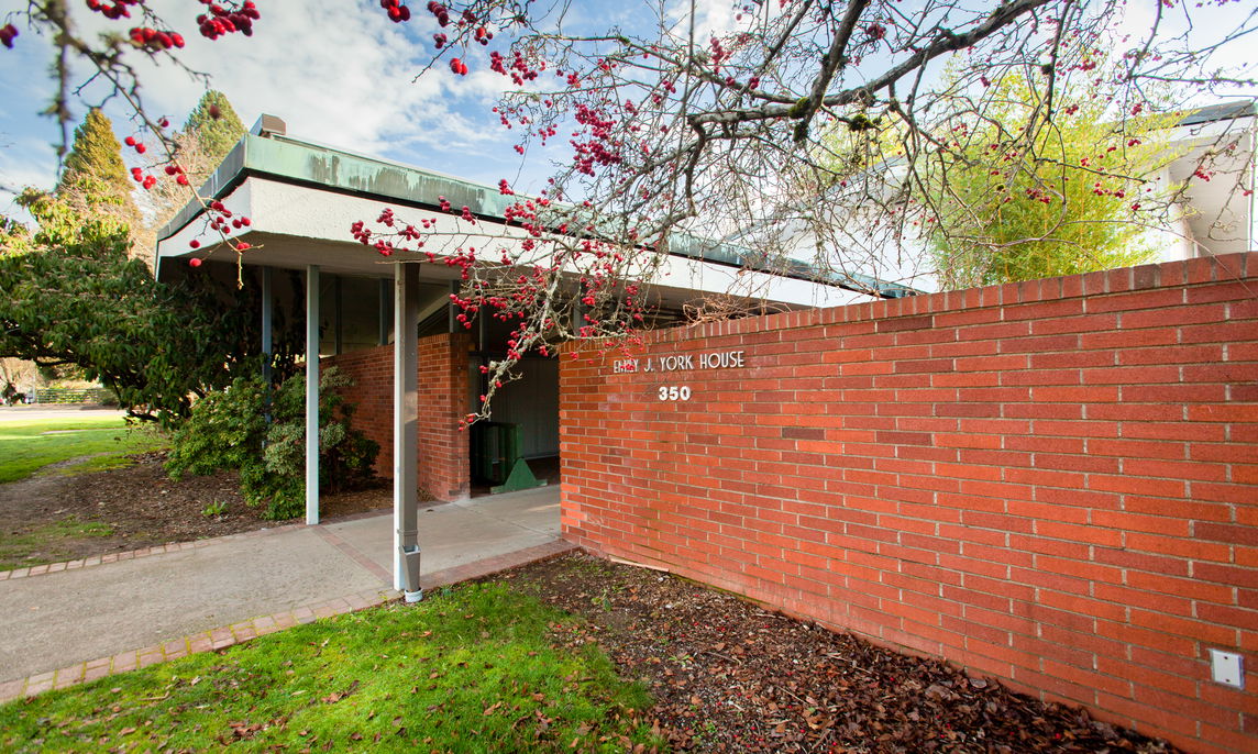 Front of York House located on Willamette's Salem campus