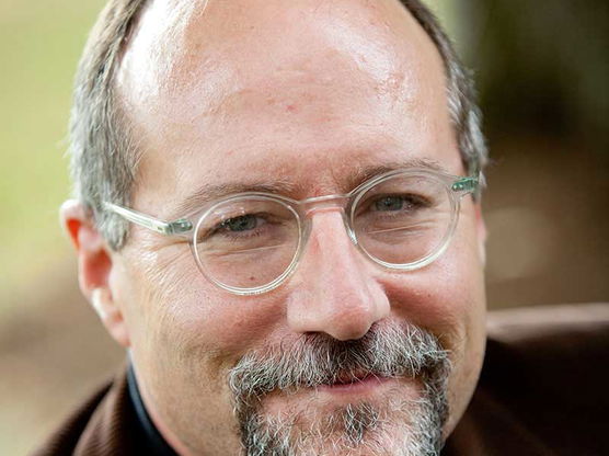 Headshot of Dr. Stephen Patterson 